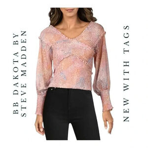 1526. BB DAKOTA BY STEVE MADDEN RUFFLED SMOCKED CROPPED BLOUSE SIZE‎ SMALL
